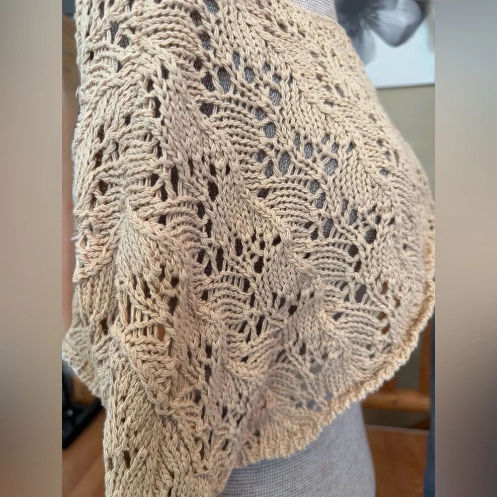 Altar’d State Cropped Open Knit Sweater Beige Size Small